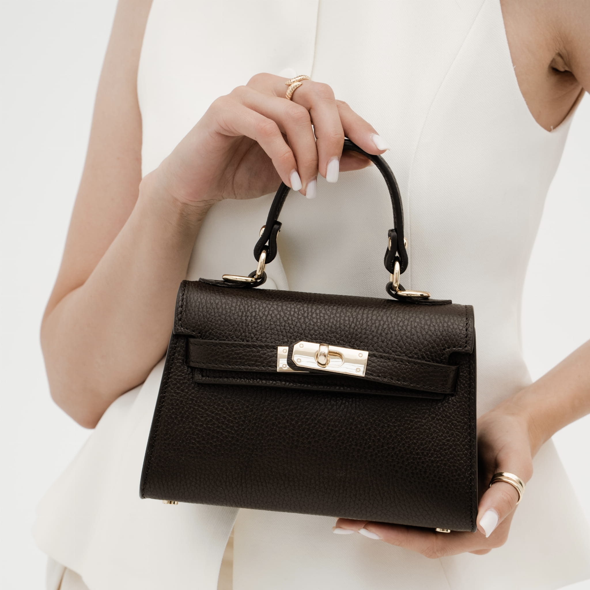 Torebka Damska Kuferek, licowa skóra Emily Espresso (złoto) 