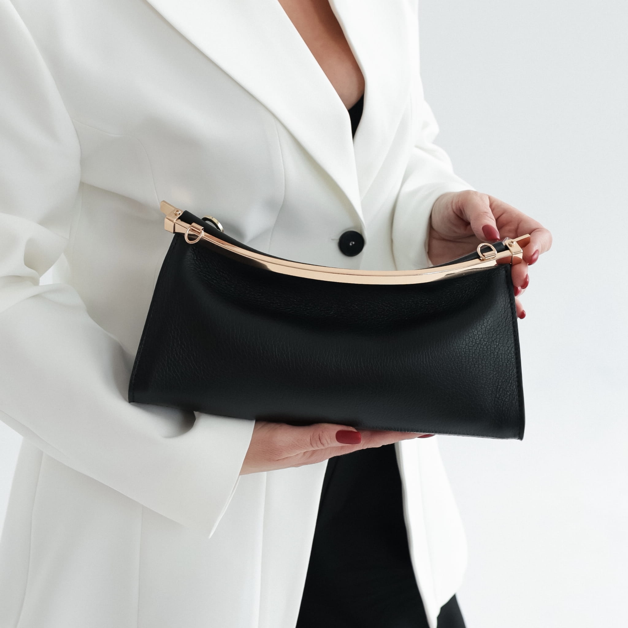 Torebka Damska Listonoszka Skórzana Delina MINI Czarna